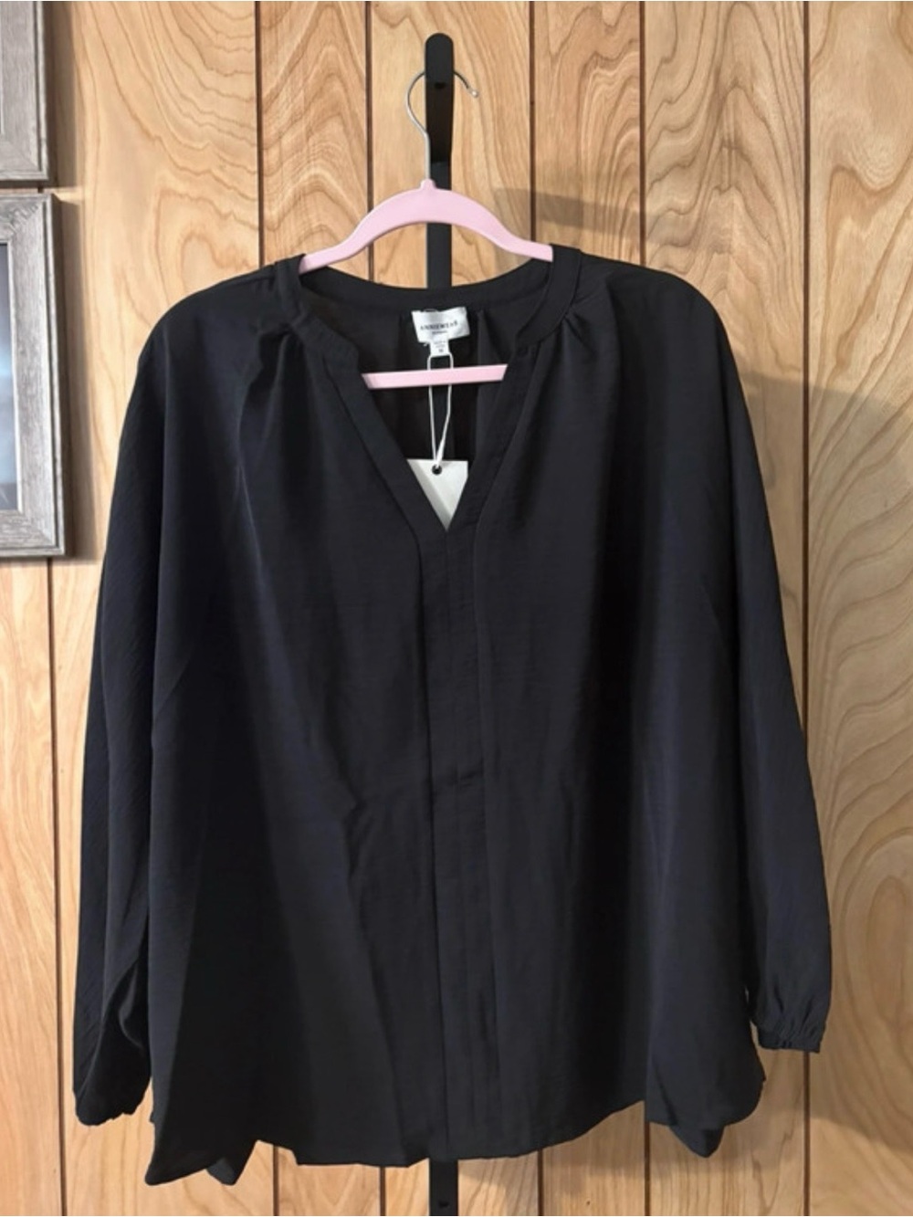ANNIEWEAR Women’s Black Solid V-Neck Long Sleeve Pullover Blouse, Size M